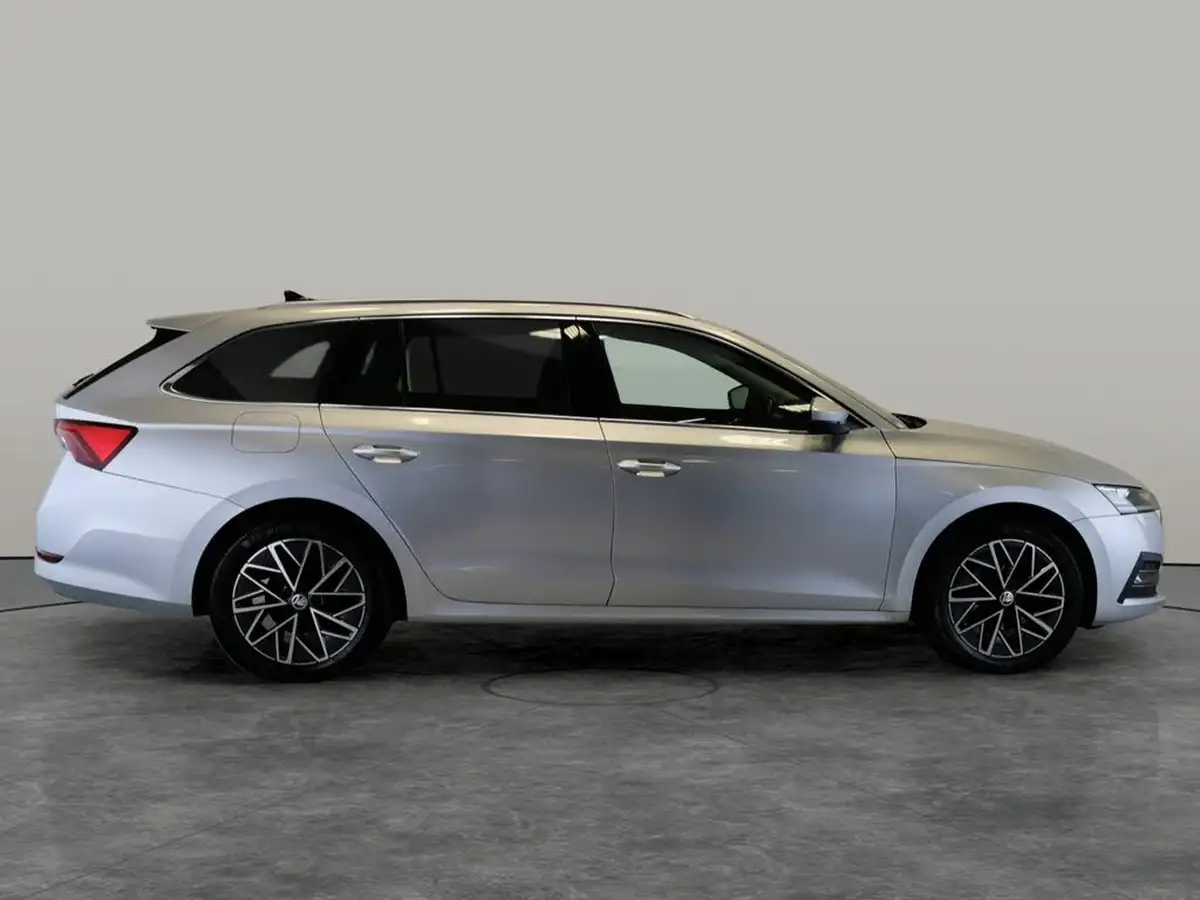2021-skoda-octavia-20tdi-se-l-116ps-estate-big-10