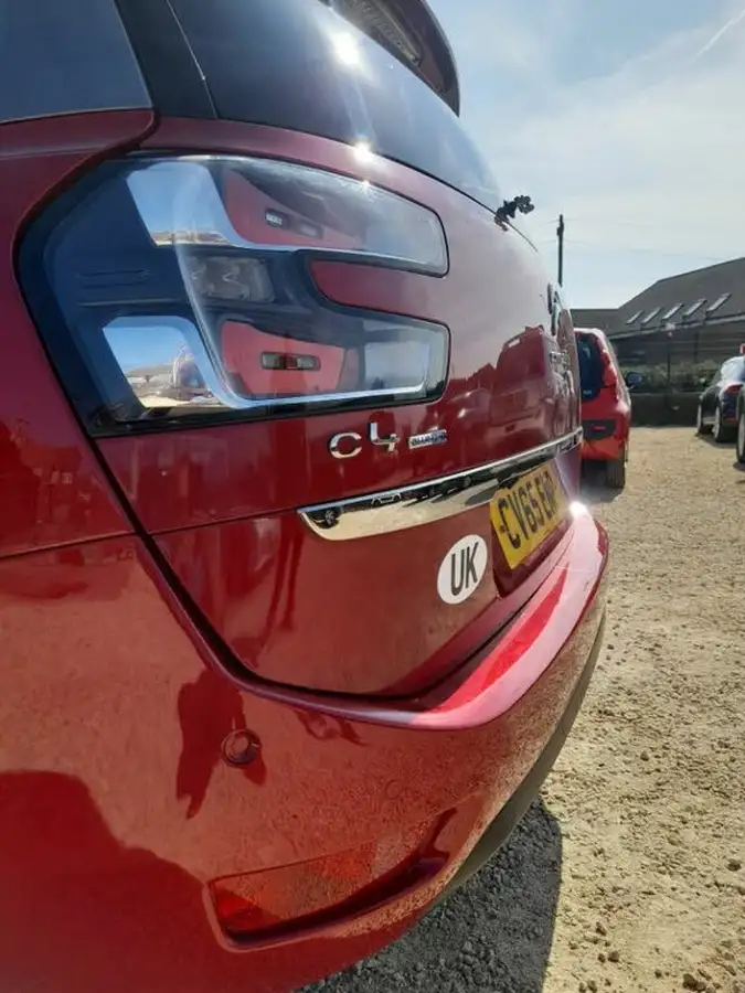 2015-citroen-grand-c4-picasso-16bluehdi-exclusive-big-28