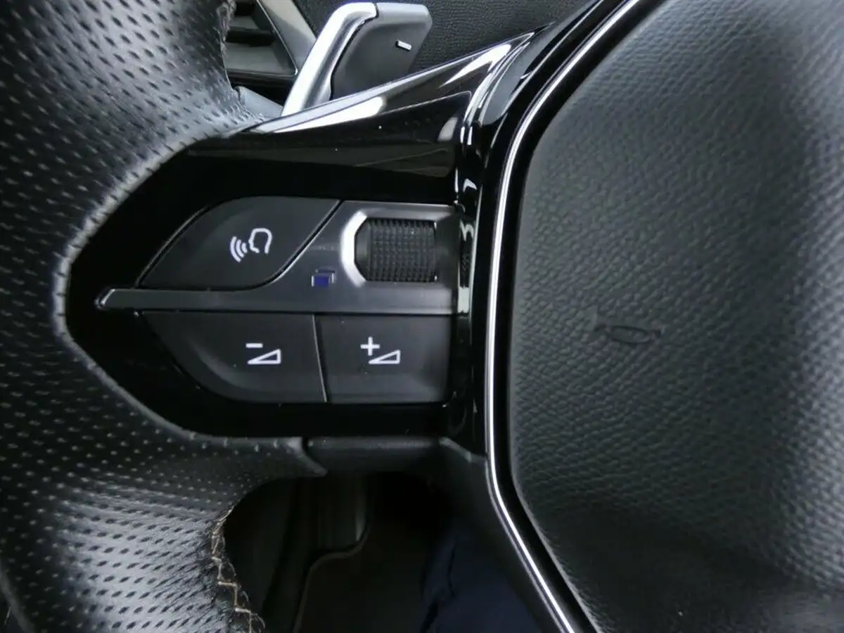 2022-peugeot-5008-suv-12-puretech-gt-premium-big-14