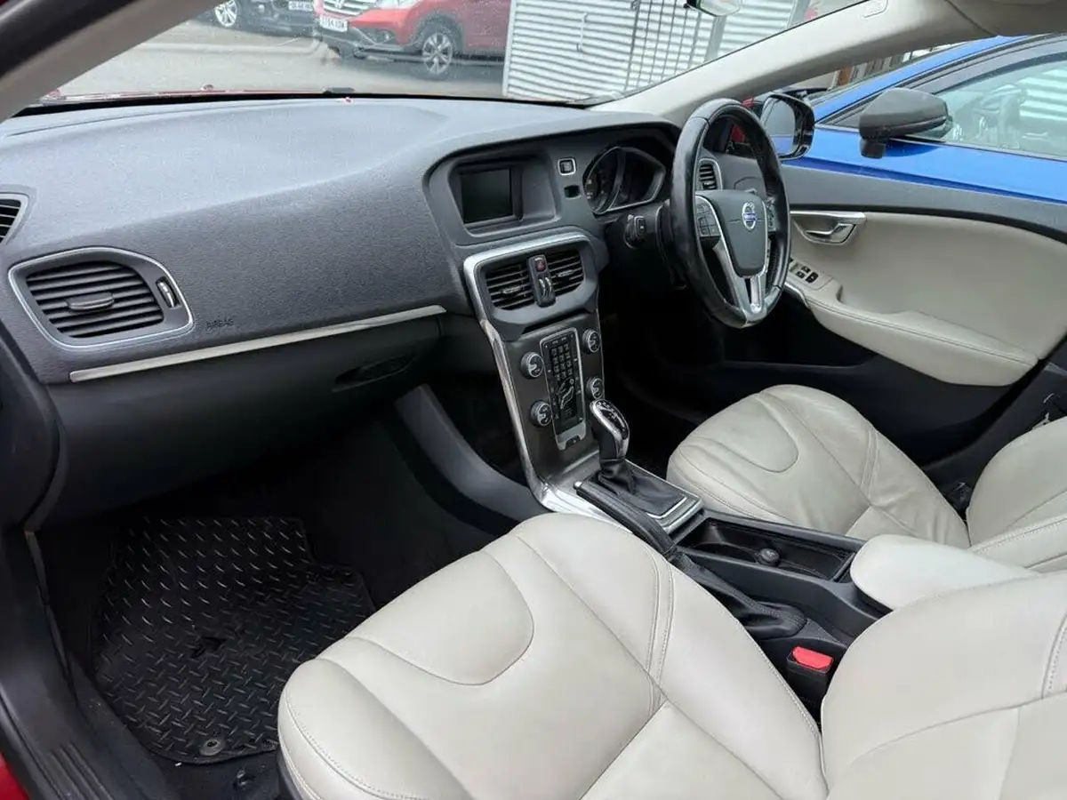 2014-volvo-v40-20td-d3-se-geartronic-big-6