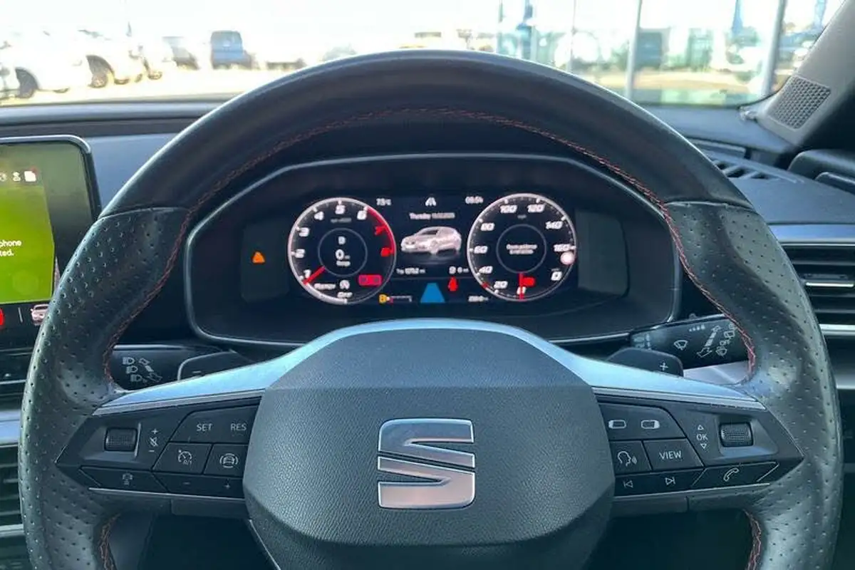 2020-seat-leon-15-etsi-fr-first-edition-hatchback-big-11