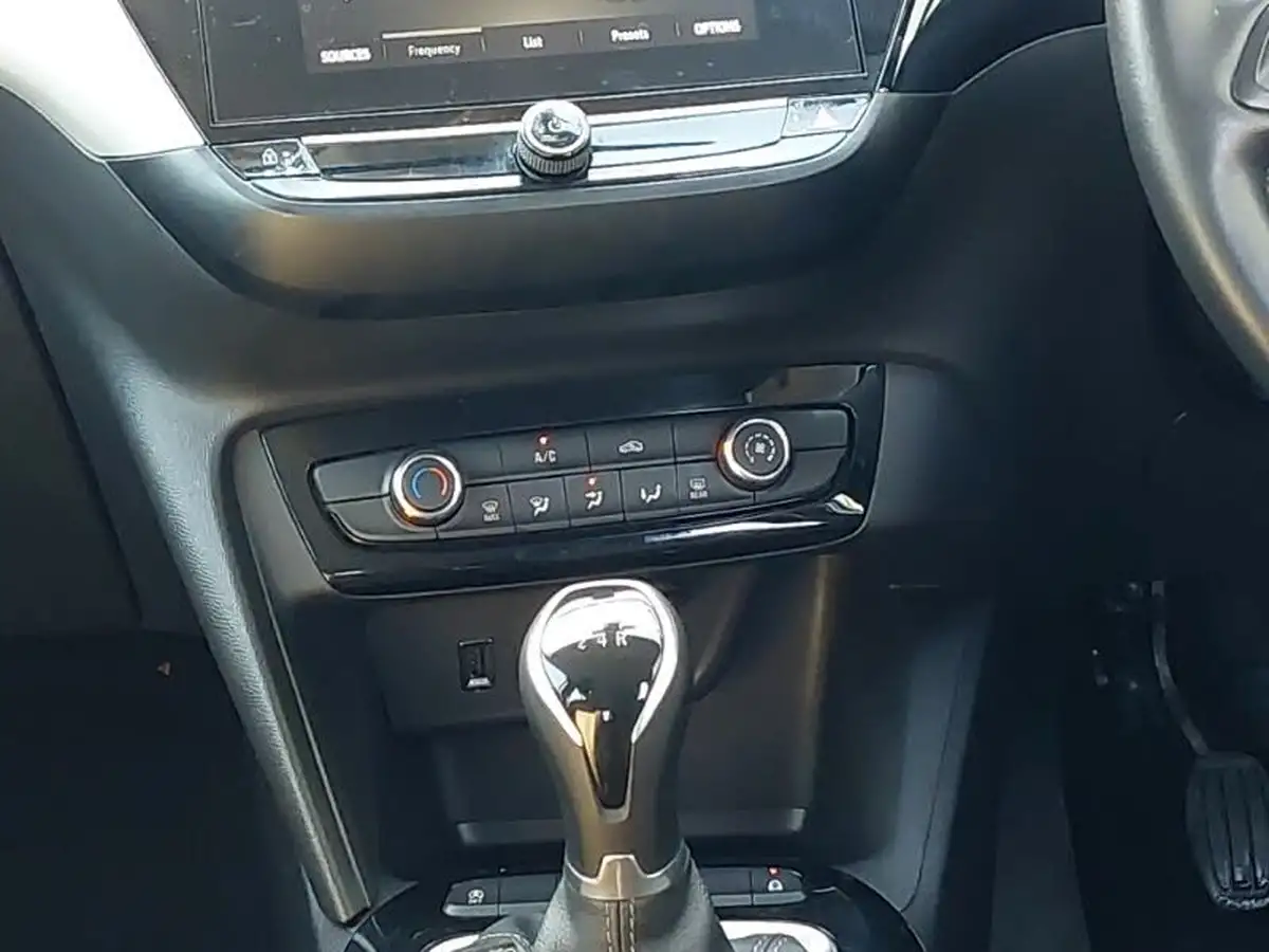 2021-vauxhall-corsa-12i-se-big-10
