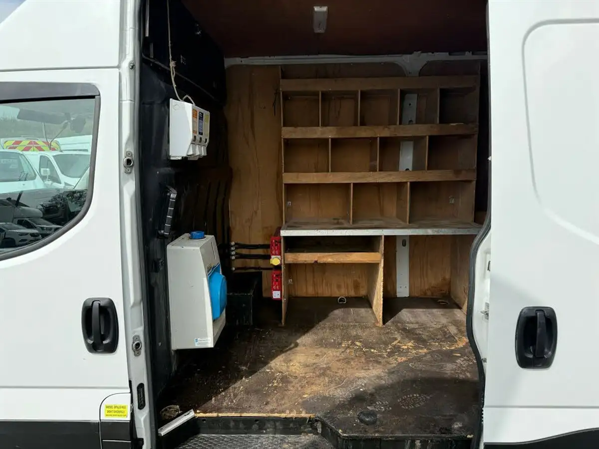 2016-iveco-daily-s-class-23td-35s13v-3000-h1-plus-panel-big-10