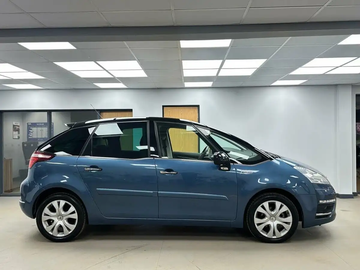 2013-citroen-c4-picasso-16hdi-platinum-big-2