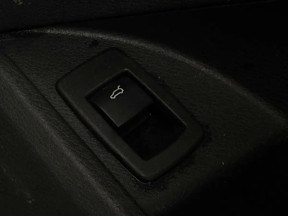 2019-bmw-x1-20-sdrive-20i-xline-sdrive-20i-big-18
