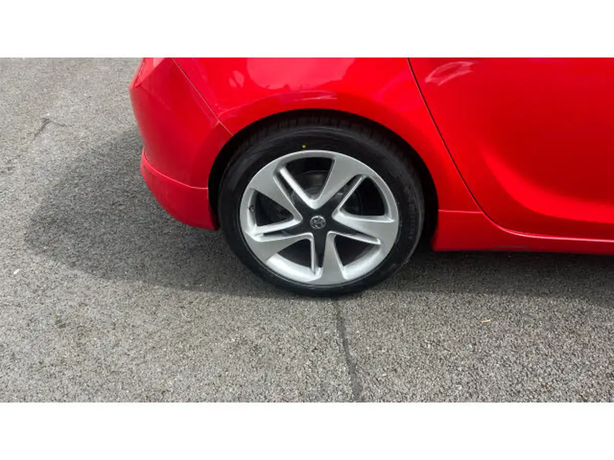2013-vauxhall-astra-16-limited-edition-big-31