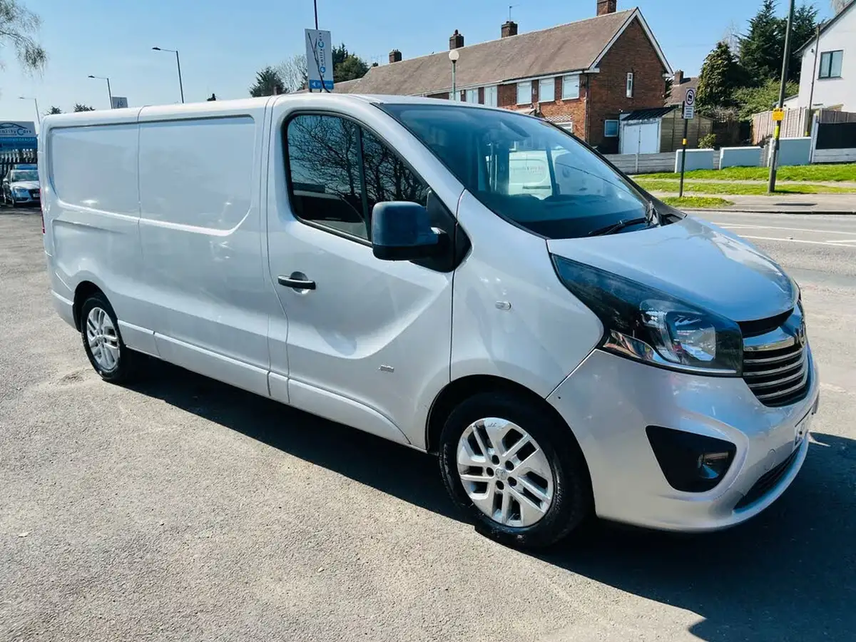 2017-vauxhall-vivaro-16cdti-sportive-2900-l2h1-125pseu6-biturbo-ss-panel-big-1