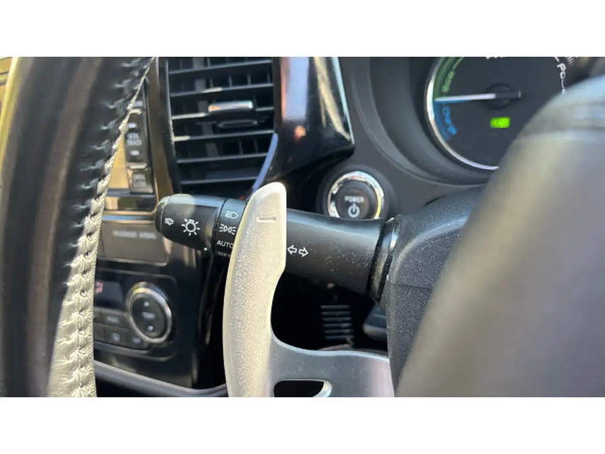 2015-mitsubishi-outlander-20-gx4h-phev-big-38