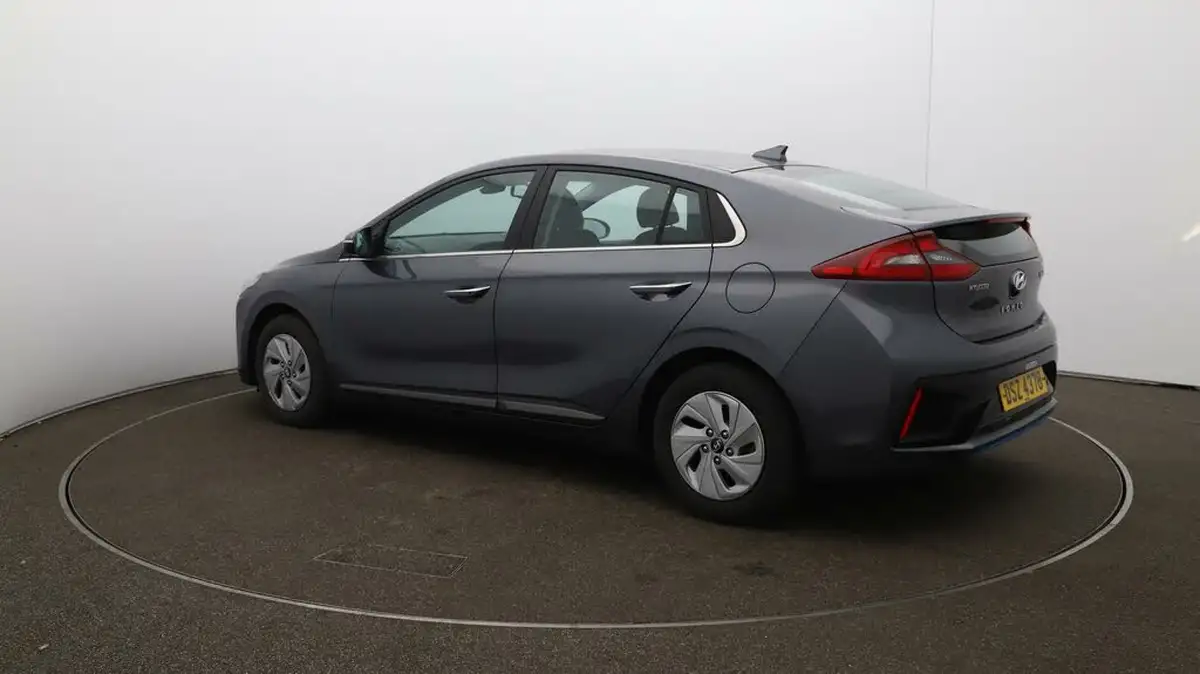 2019-hyundai-ioniq-16-gdi-premium-hybrid-big-27