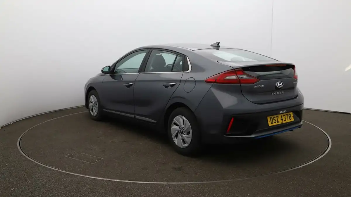 2019-hyundai-ioniq-16-gdi-premium-hybrid-big-54