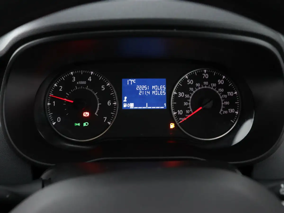2021-dacia-duster-10-tce-essential-100bhp-ss-station-wagon-5d-big-10