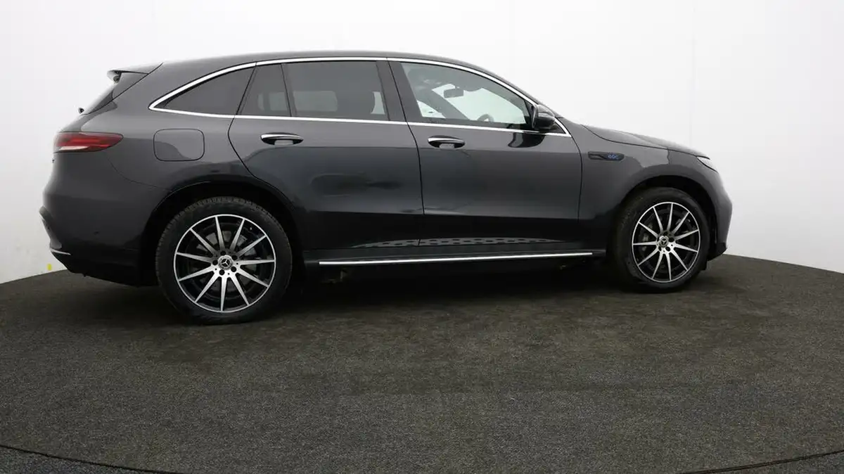 2022-mercedes-benz-eqc-e-eqc-400-amg-line-big-29