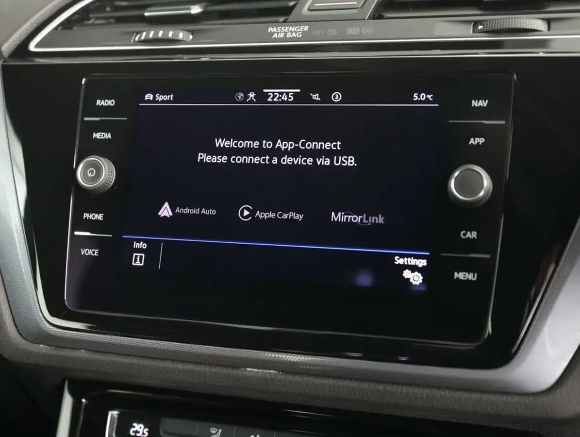 2020-volkswagen-touran-15-tsi-r-line-dsg-big-33
