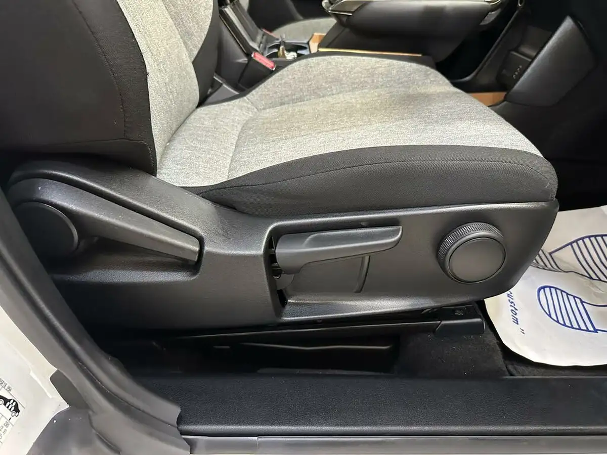 2022-mazda-mx-30-e-se-l-lux-big-14