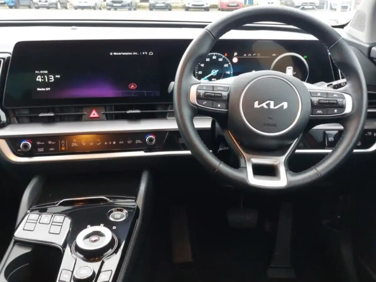 2024-kia-sportage-16-t-gdi-3-207bhp-hev-auto-big-9