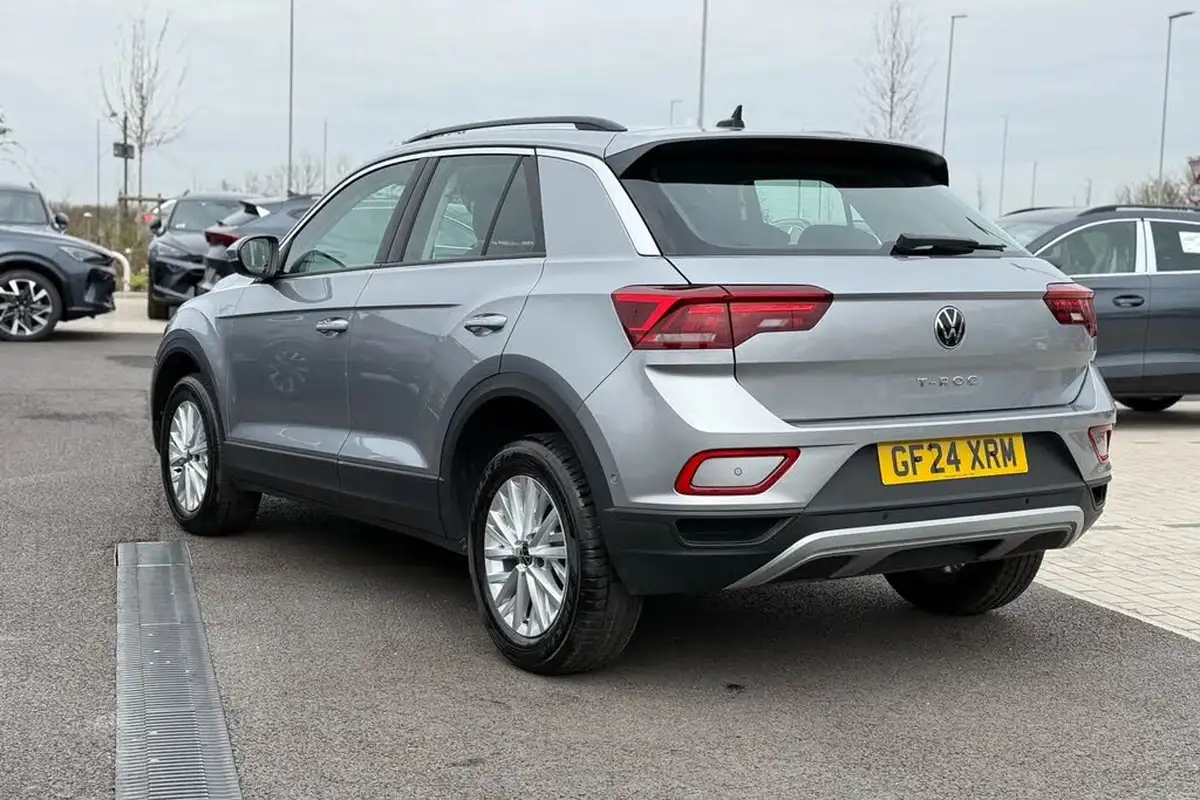 2024-volkswagen-t-roc-10-tsi-life-110ps-big-43
