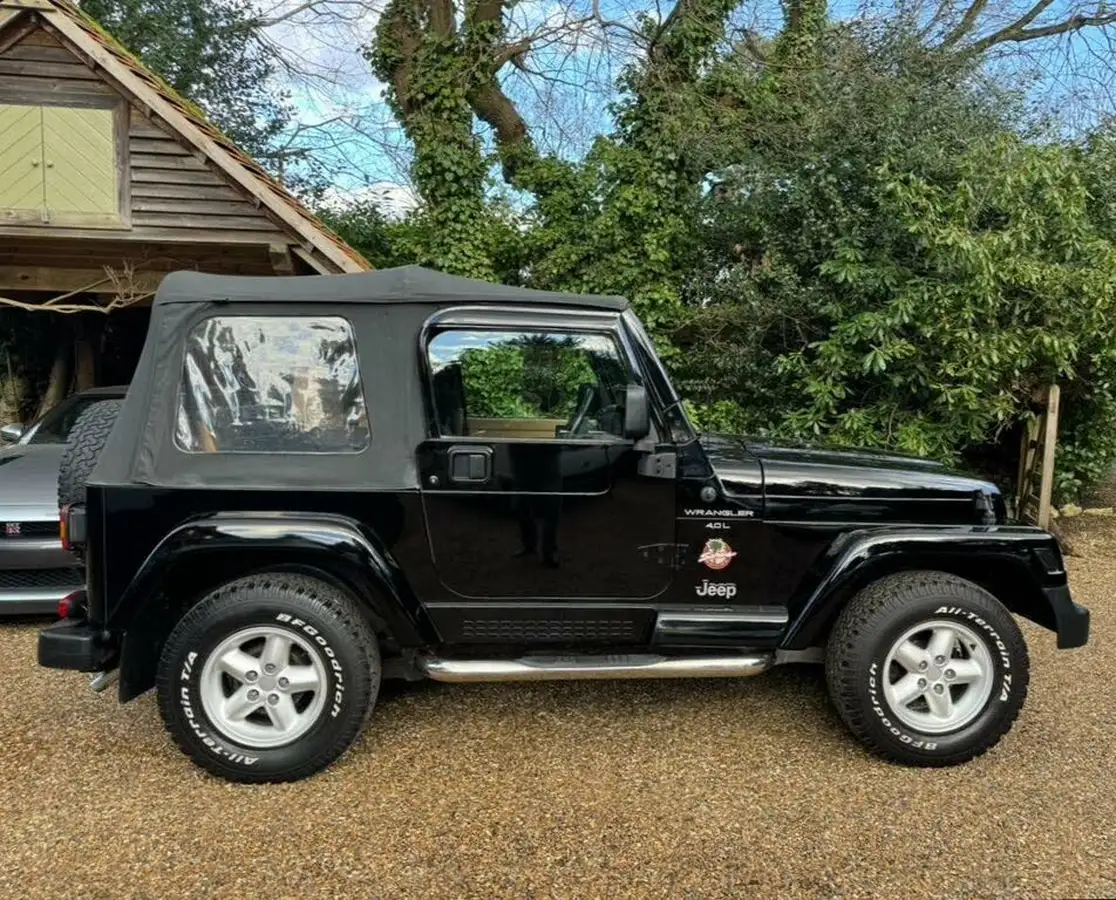 1997-jeep-wrangler-40-sahara-hard-big-7