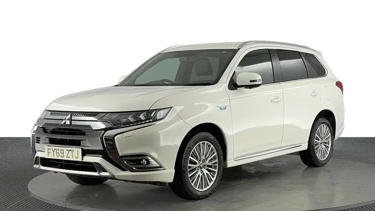 2019-mitsubishi-outlander-24-4h-phev-big-0