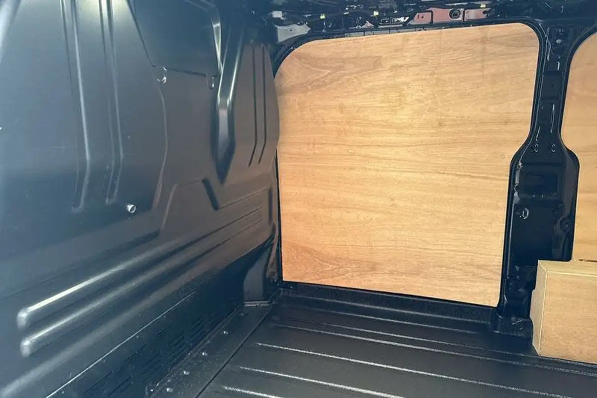 2024-ford-transit-custom-e-320-l1h1-limited-136ps-panel-van-big-10