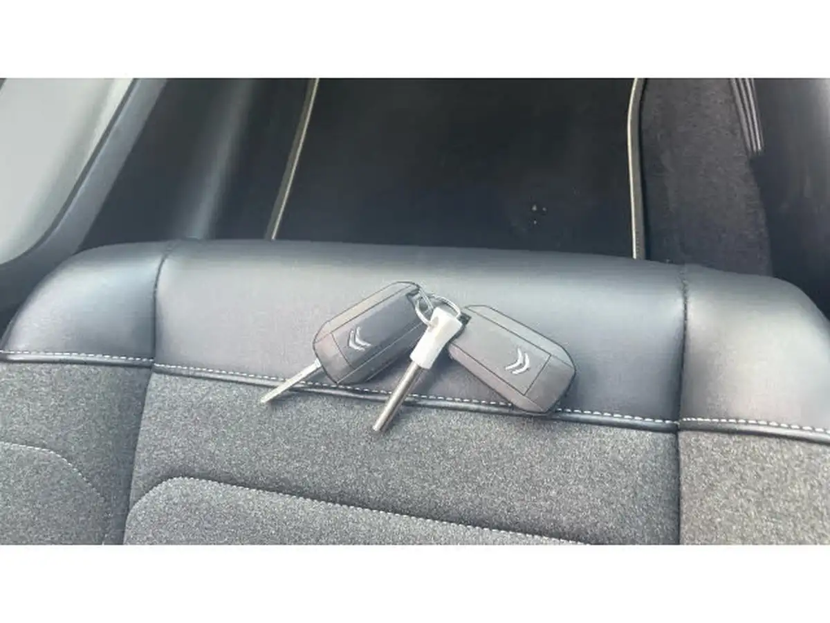 2022-citroen-c3-12-puretech-saint-james-83ps-big-19