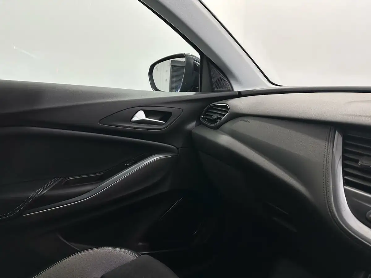 2019-vauxhall-grandland-x-12-sport-nav-big-25