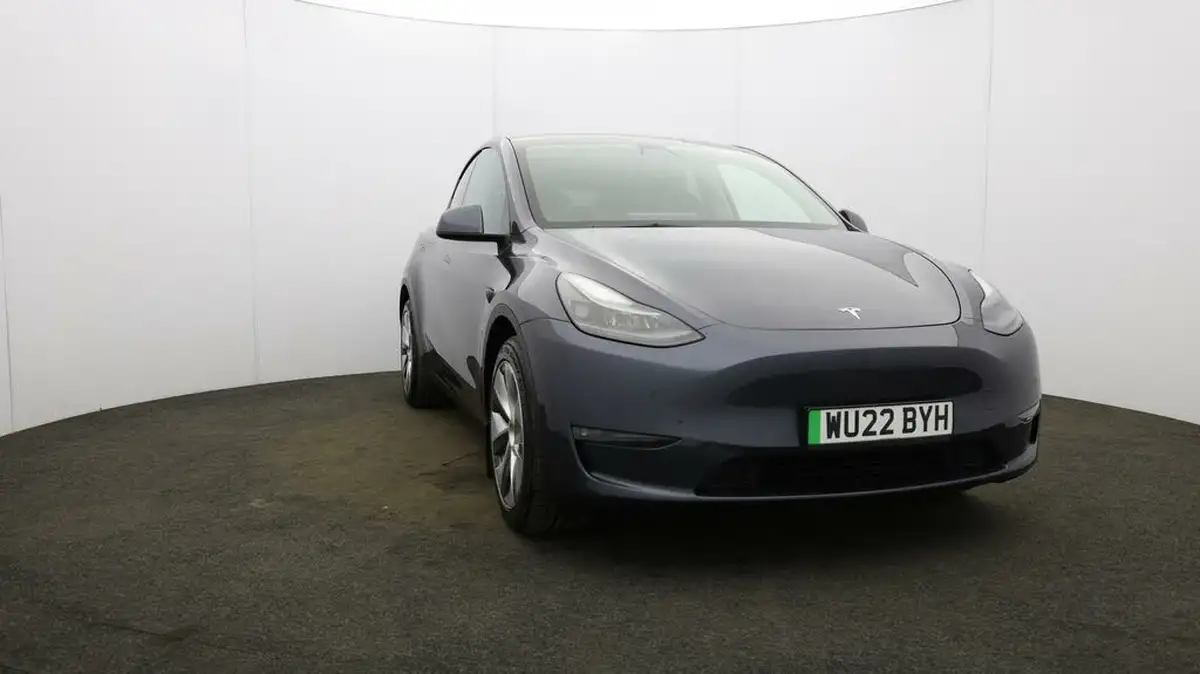 2022-tesla-model-y-e-long-range-big-37
