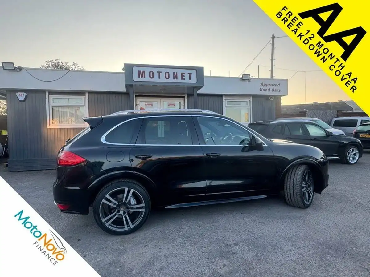 2013-porsche-cayenne-big-37