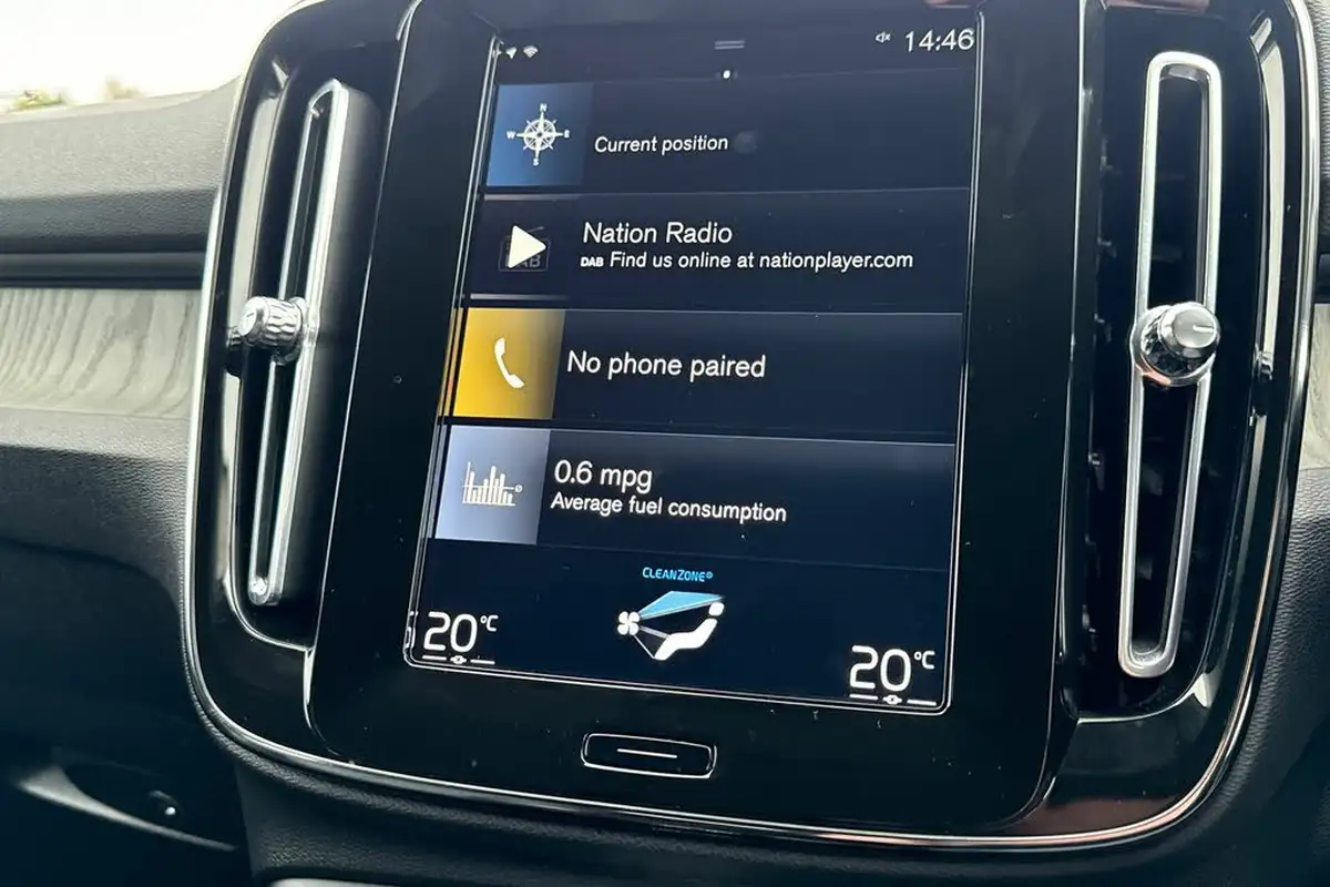 2020-volvo-xc40-20-b4-inscription-big-20