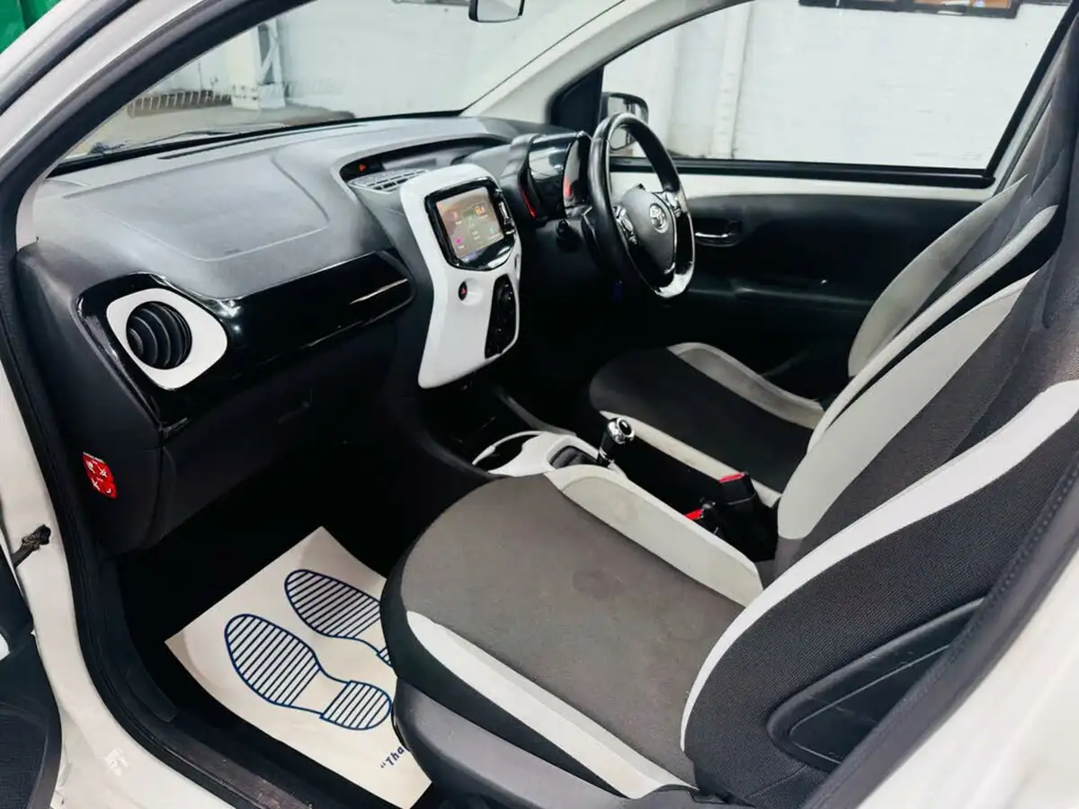 2017-toyota-aygo-10-vvt-i-x-pure-5d-x-shift-big-12
