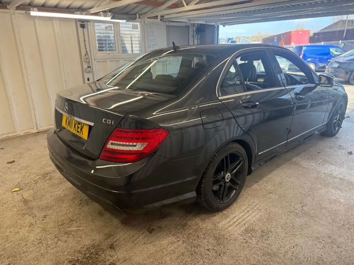 2011-mercedes-benz-c-class-21td-c250-cdi-sport-21cdi-blue-f-saloon-4d-7g-tronic-big-9
