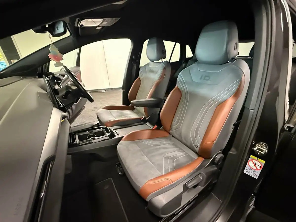 2021-volkswagen-id4-e-first-edition-big-37