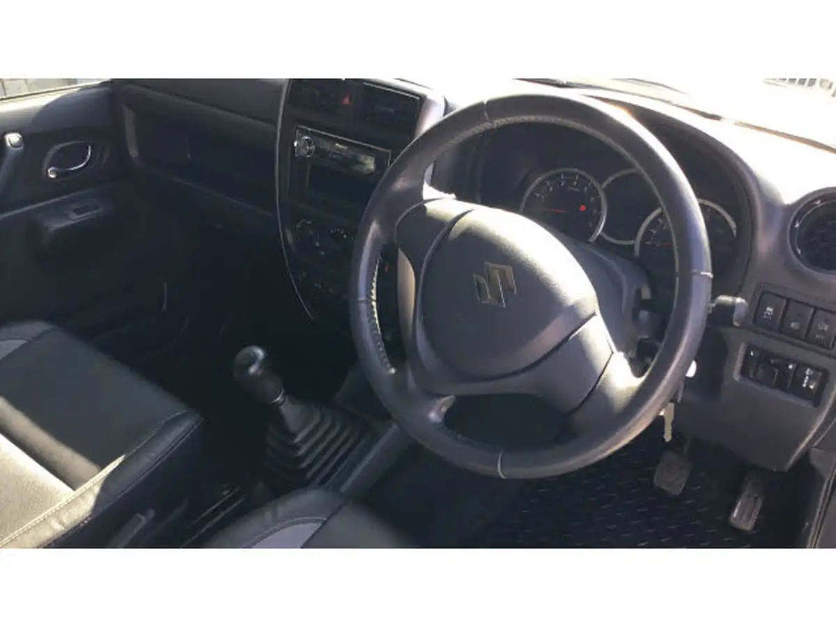 2017-suzuki-jimny-13-sz4-big-9