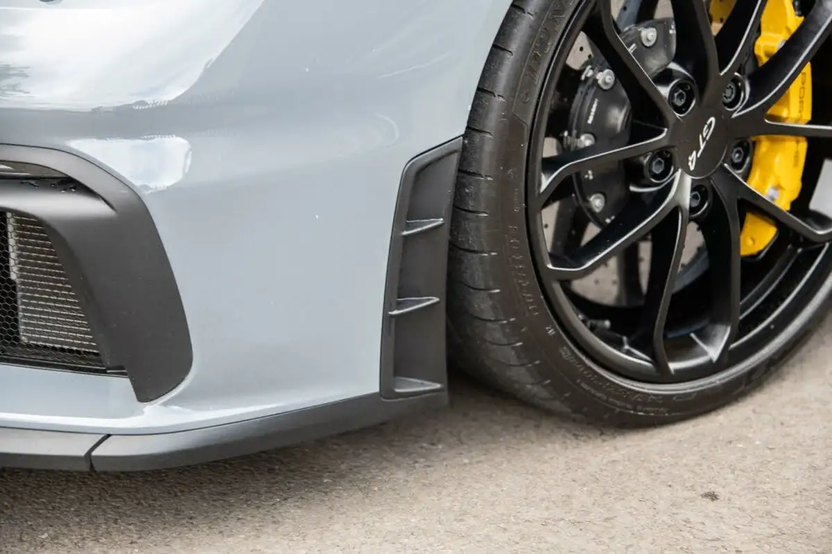 2023-porsche-cayman-718-40-cayman-gt4-pdk-big-18