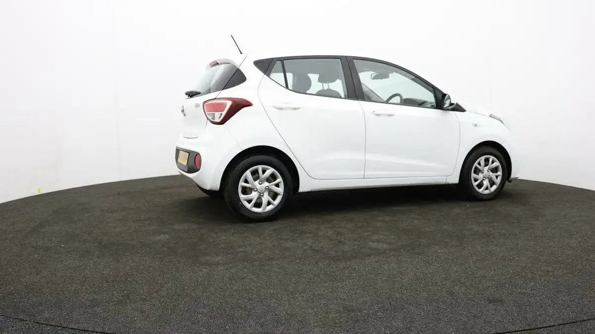 2018-hyundai-i10-10-se-66ps-big-27