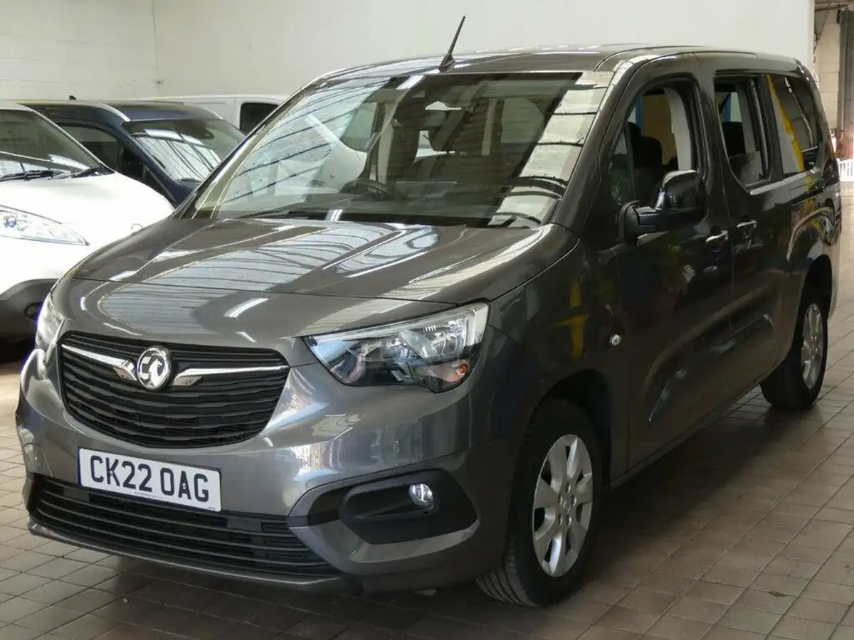 2022-vauxhall-combo-life-15-se-xl-100ps-big-4