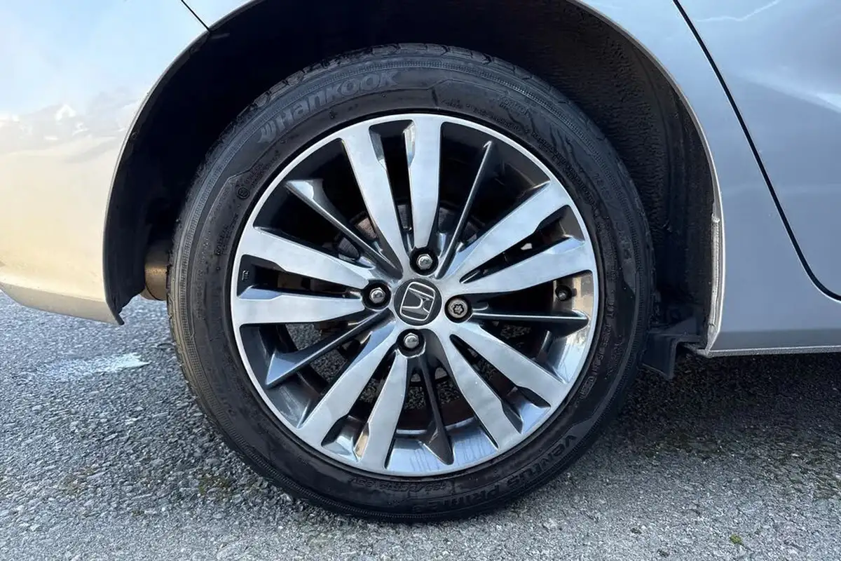 2019-honda-jazz-13-i-vtec-ex-cvt-big-12