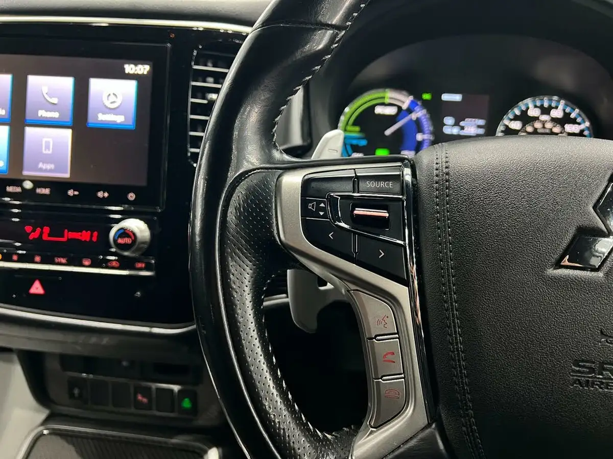 2020-mitsubishi-outlander-24-dynamic-phev-big-25