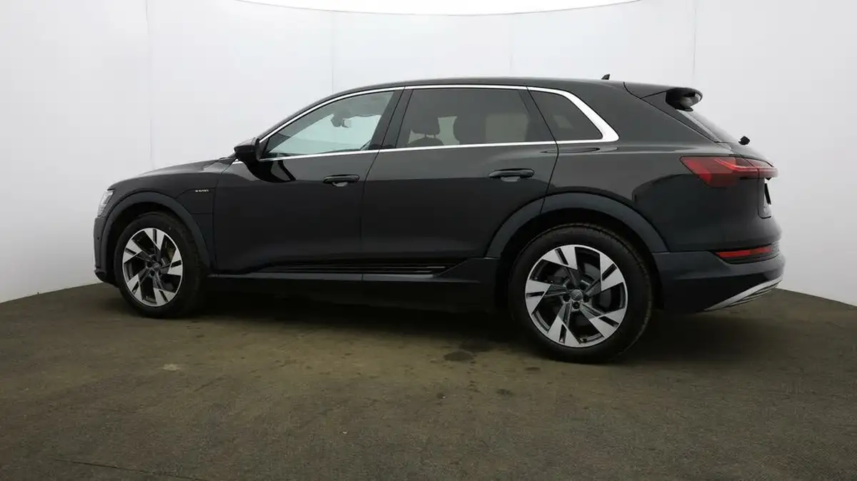 2019-audi-e-tron-55e-big-59