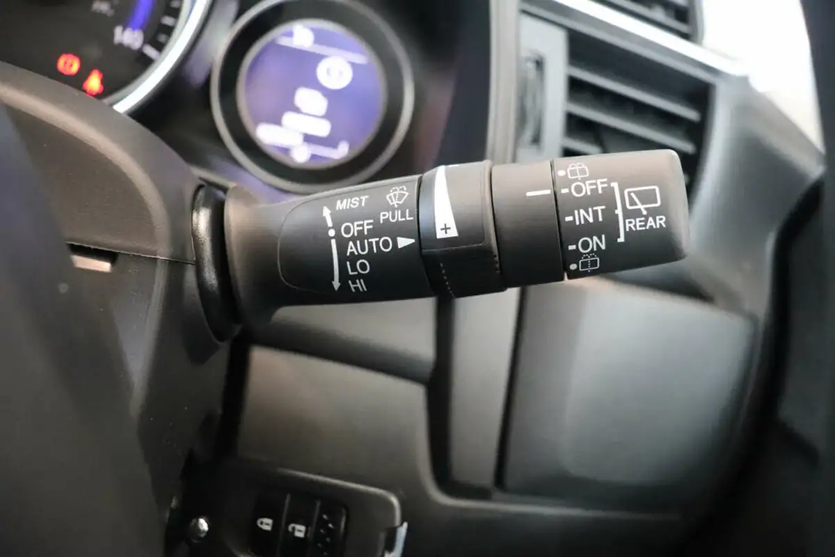 2019-honda-jazz-13-i-vtec-se-navi-cvt-big-47