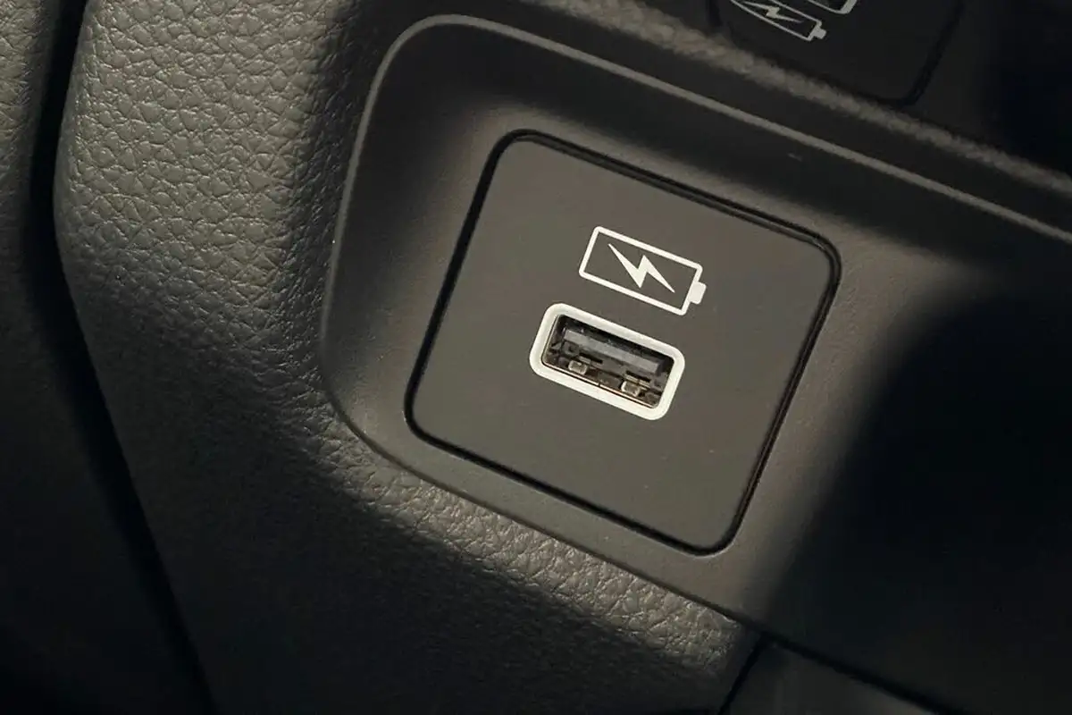 2023-honda-hr-v-15-i-mmd-advance-style-big-35