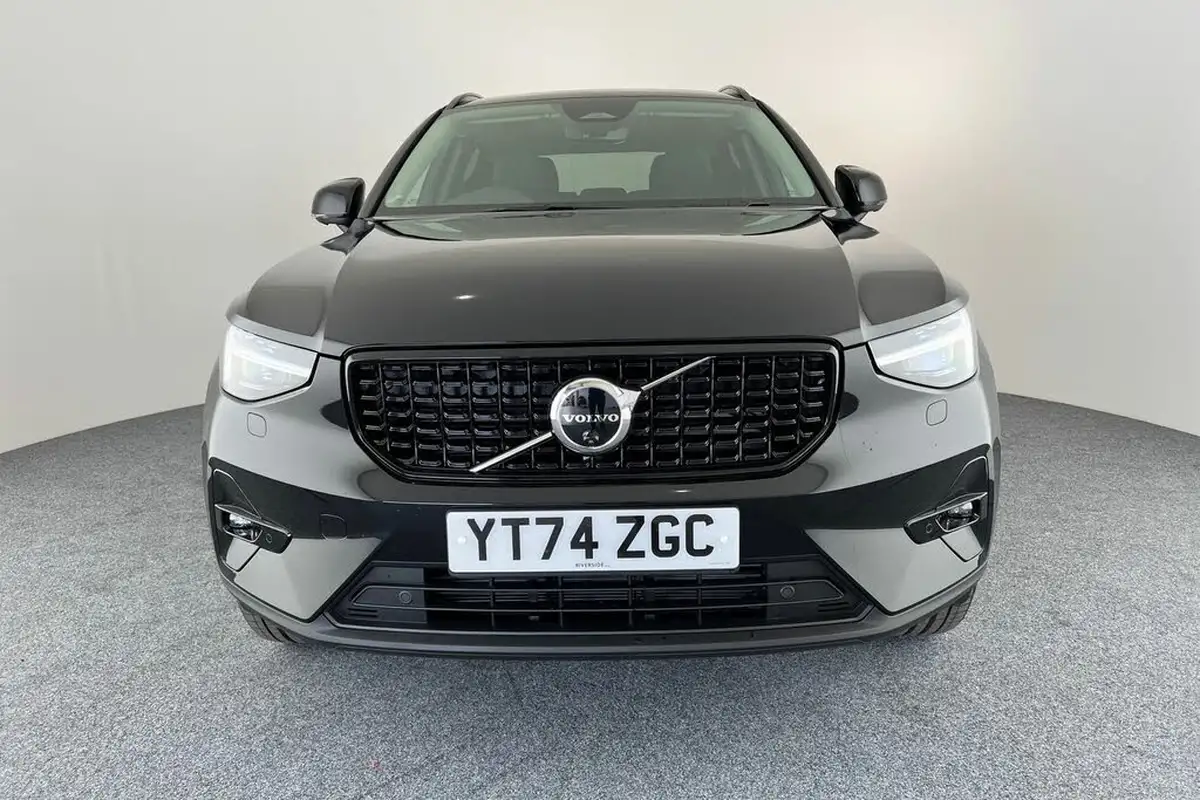 2024-volvo-xc40-20-b3-ultimate-big-24