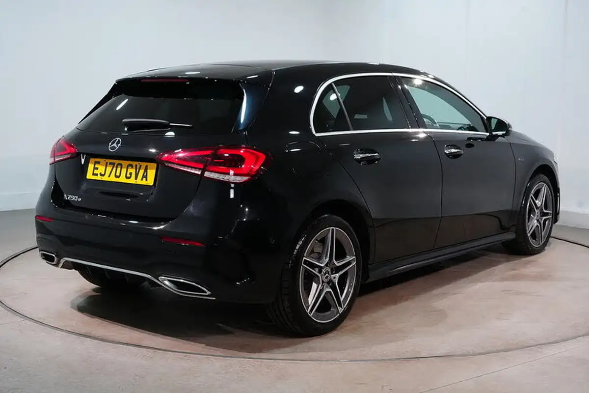 2020-mercedes-benz-a-class-13-a250e-amg-line-premium-hatchback-5d-big-9