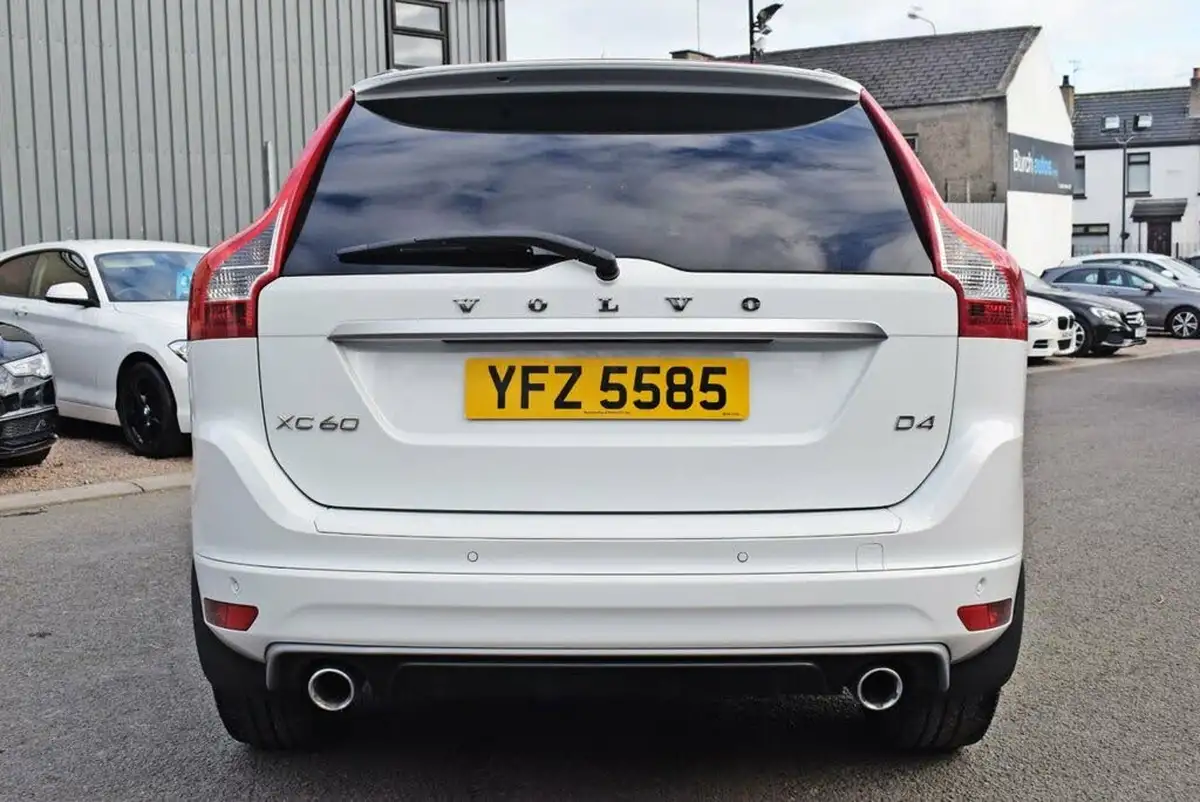 2015-volvo-xc60-20td-d4-r-design-lux-181bhp-geartronic-big-4