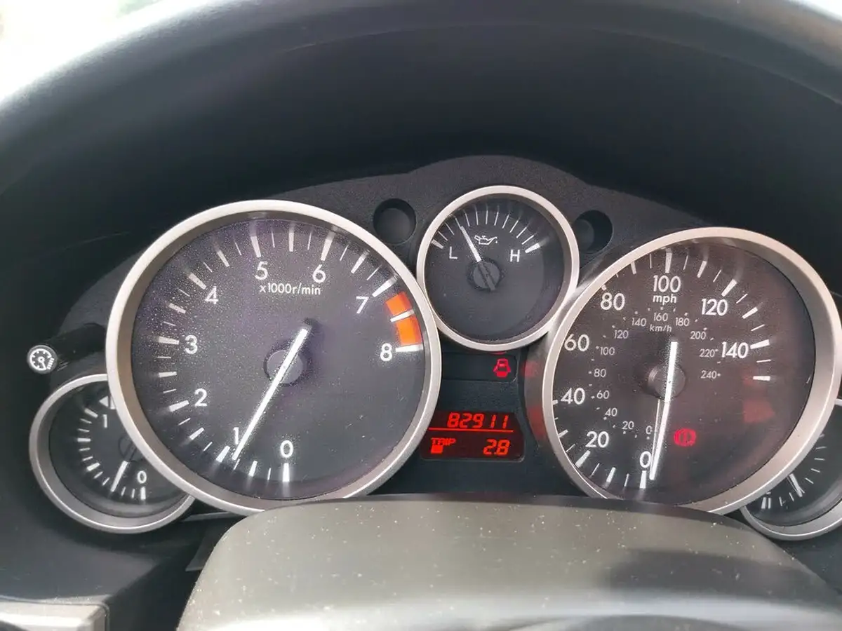 2011-mazda-mx-5-20-roadster-miyako-big-13