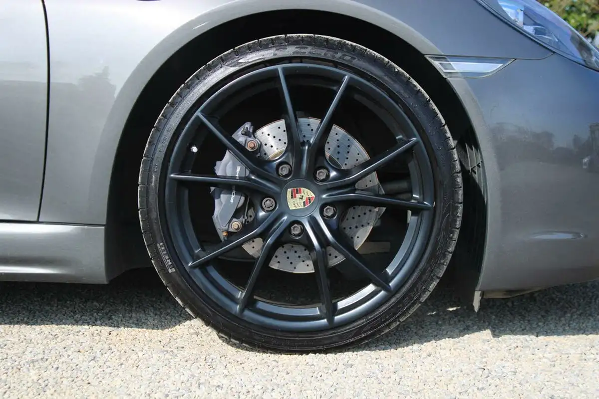 2017-porsche-cayman-718-20-cayman-big-11
