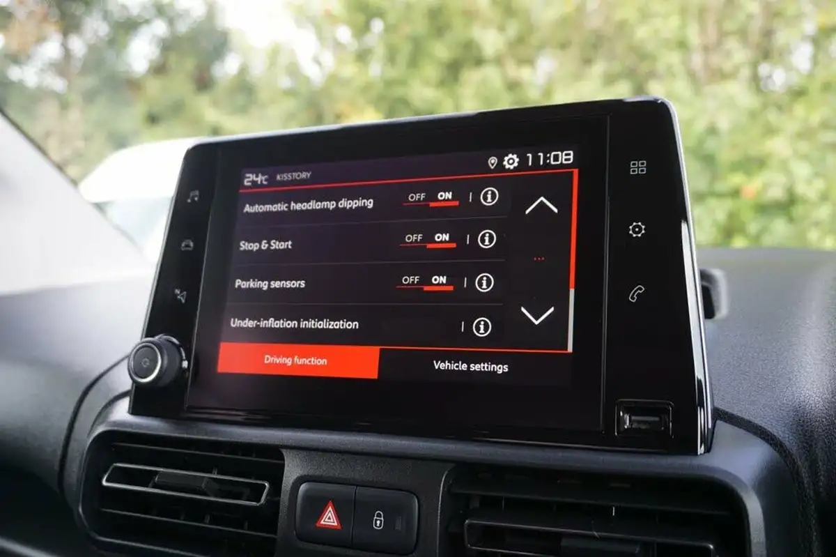 2021-citroen-berlingo-15bluehdi-feel-m-size-100ps-big-18