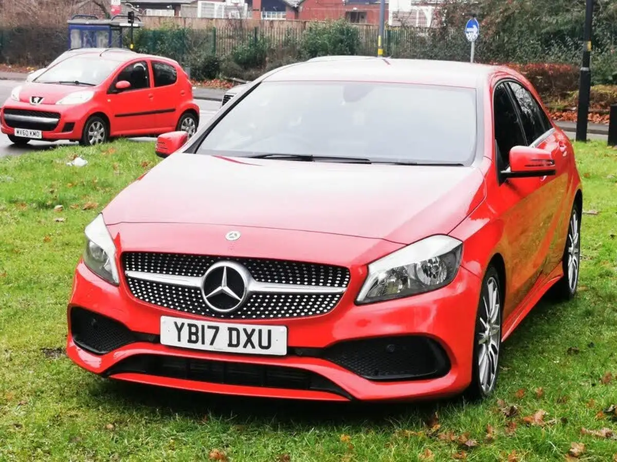 2017-mercedes-benz-a-class-16-a200-amg-line-ss-7g-dct-big-21