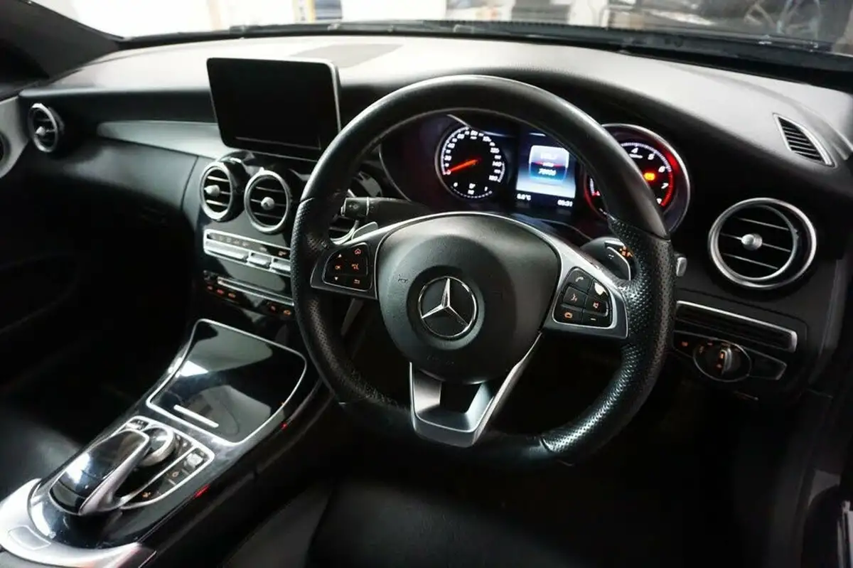 2016-mercedes-benz-c-class-big-15