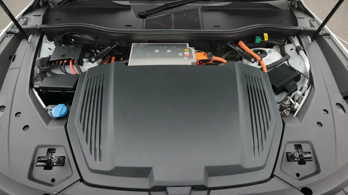 2022-audi-e-tron-50e-s-line-station-wagon-big-19