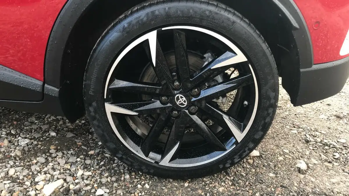 2023-toyota-c-hr-18-vvt-i-gr-sport-big-23